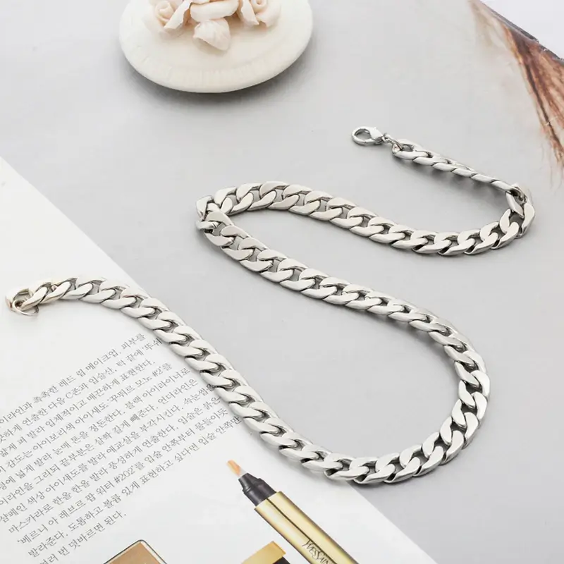 MartOx 7mm Silver Cuban Link Neck Chain For Men - Image 2